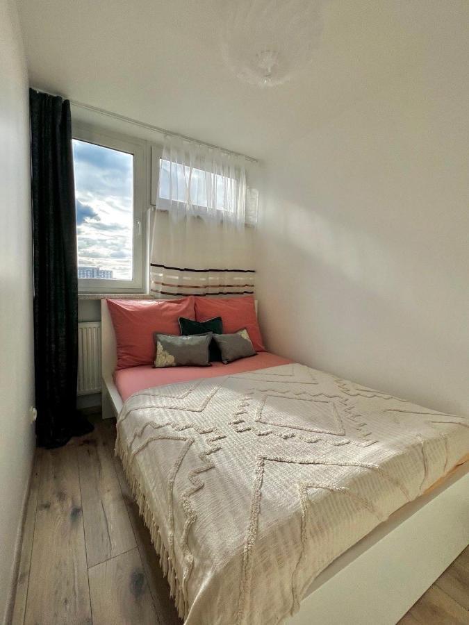 Mirovski Apartment Варшава Екстериор снимка