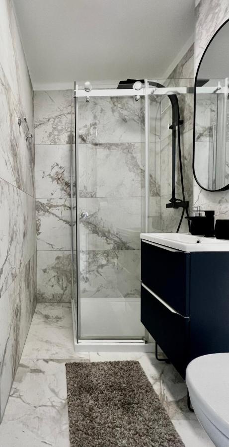 Mirovski Apartment Варшава Екстериор снимка